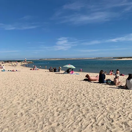 De La Casa Paraiso Avec, En Plus, Terrasse Privative Exterieure Semi Couverte Equipee D'un Salon D'un Coin Repas D'une Kitchenette, La Grande Piscine Et Les Jardins Sont Partages, A Proximite Des Plages De Fuseta Et De La Ria Formosa