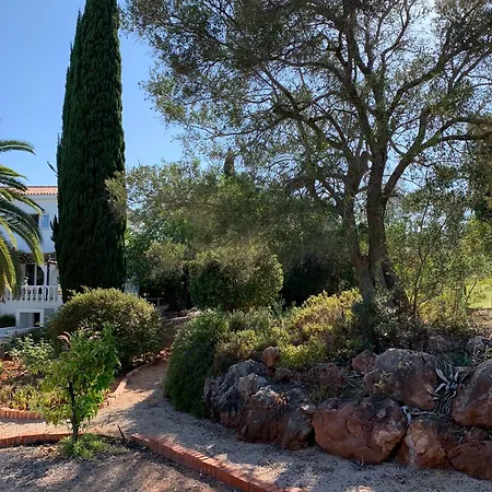 De La Casa Paraiso Avec, En Plus, Terrasse Privative Exterieure Semi Couverte Equipee D'un Salon D'un Coin Repas D'une Kitchenette, La Grande Piscine Et Les Jardins Sont Partages, A Proximite Des Plages De Fuseta Et De La Ria Formosa Prázdninový dům