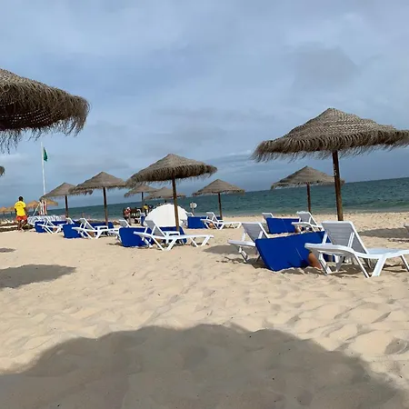 De La Casa Paraiso Avec, En Plus, Terrasse Privative Exterieure Semi Couverte Equipee D'un Salon D'un Coin Repas D'une Kitchenette, La Grande Piscine Et Les Jardins Sont Partages, A Proximite Des Plages De Fuseta Et De La Ria Formosa Holiday home