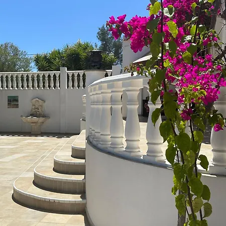 De La Casa Paraiso Avec, En Plus, Terrasse Privative Exterieure Semi Couverte Equipee D'un Salon D'un Coin Repas D'une Kitchenette, La Grande Piscine Et Les Jardins Sont Partages, A Proximite Des Plages De Fuseta Et De La Ria Formosa Prázdninový dům