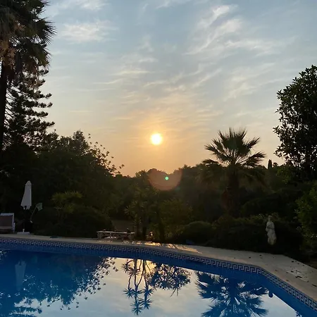 De La Casa Paraiso Avec, En Plus, Terrasse Privative Exterieure Semi Couverte Equipee D'un Salon D'un Coin Repas D'une Kitchenette, La Grande Piscine Et Les Jardins Sont Partages, A Proximite Des Plages De Fuseta Et De La Ria Formosa Prázdninový dům *