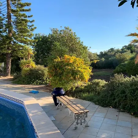 De La Casa Paraiso Avec, En Plus, Terrasse Privative Exterieure Semi Couverte Equipee D'un Salon D'un Coin Repas D'une Kitchenette, La Grande Piscine Et Les Jardins Sont Partages, A Proximite Des Plages De Fuseta Et De La Ria Formosa Prázdninový dům *