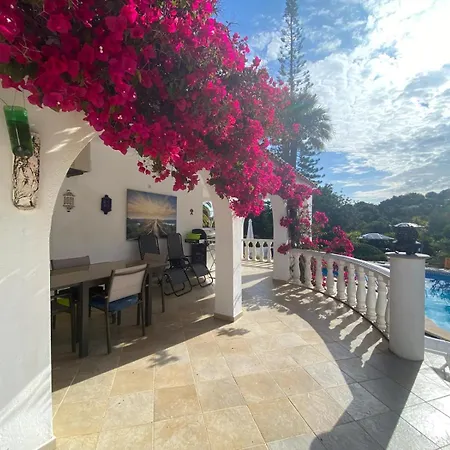 Prázdninový dům De La Casa Paraiso Avec, En Plus, Terrasse Privative Exterieure Semi Couverte Equipee D'un Salon D'un Coin Repas D'une Kitchenette, La Grande Piscine Et Les Jardins Sont Partages, A Proximite Des Plages De Fuseta Et De La Ria Formosa