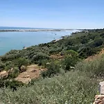 De La Casa Paraiso Avec, En Plus, Terrasse Privative Exterieure Semi Couverte Equipee D'un Salon D'un Coin Repas D'une Kitchenette, La Grande Piscine Et Les Jardins Sont Partages, A Proximite Des Plages De Fuseta Et De La Ria Formosa *