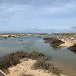 De La Casa Paraiso Avec, En Plus, Terrasse Privative Exterieure Semi Couverte Equipee D'un Salon D'un Coin Repas D'une Kitchenette, La Grande Piscine Et Les Jardins Sont Partages, A Proximite Des Plages De Fuseta Et De La Ria Formosa Casa vacanze *