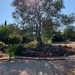De La Casa Paraiso Avec, En Plus, Terrasse Privative Exterieure Semi Couverte Equipee D'un Salon D'un Coin Repas D'une Kitchenette, La Grande Piscine Et Les Jardins Sont Partages, A Proximite Des Plages De Fuseta Et De La Ria Formosa Casa vacanze