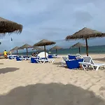 De La Casa Paraiso Avec, En Plus, Terrasse Privative Exterieure Semi Couverte Equipee D'un Salon D'un Coin Repas D'une Kitchenette, La Grande Piscine Et Les Jardins Sont Partages, A Proximite Des Plages De Fuseta Et De La Ria Formosa Casa vacanze