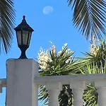 De La Casa Paraiso Avec, En Plus, Terrasse Privative Exterieure Semi Couverte Equipee D'un Salon D'un Coin Repas D'une Kitchenette, La Grande Piscine Et Les Jardins Sont Partages, A Proximite Des Plages De Fuseta Et De La Ria Formosa