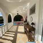 De La Casa Paraiso Avec, En Plus, Terrasse Privative Exterieure Semi Couverte Equipee D'un Salon D'un Coin Repas D'une Kitchenette, La Grande Piscine Et Les Jardins Sont Partages, A Proximite Des Plages De Fuseta Et De La Ria Formosa