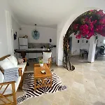 De La Casa Paraiso Avec, En Plus, Terrasse Privative Exterieure Semi Couverte Equipee D'un Salon D'un Coin Repas D'une Kitchenette, La Grande Piscine Et Les Jardins Sont Partages, A Proximite Des Plages De Fuseta Et De La Ria Formosa Casa vacanze Moncarapacho