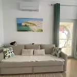 De La Casa Paraiso Avec, En Plus, Terrasse Privative Exterieure Semi Couverte Equipee D'un Salon D'un Coin Repas D'une Kitchenette, La Grande Piscine Et Les Jardins Sont Partages, A Proximite Des Plages De Fuseta Et De La Ria Formosa Casa vacanze *