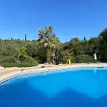 De La Casa Paraiso Avec, En Plus, Terrasse Privative Exterieure Semi Couverte Equipee D'un Salon D'un Coin Repas D'une Kitchenette, La Grande Piscine Et Les Jardins Sont Partages, A Proximite Des Plages De Fuseta Et De La Ria Formosa *