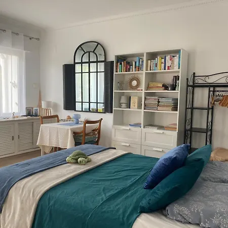 De La Casa Paraiso Avec, En Plus, Terrasse Privative Exterieure Semi Couverte Equipee D'un Salon D'un Coin Repas D'une Kitchenette, La Grande Piscine Et Les Jardins Sont Partages, A Proximite Des Plages De Fuseta Et De La Ria Formosa * Moncarapacho