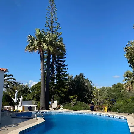 Vakantiehuis De La Casa Paraiso Avec, En Plus, Terrasse Privative Exterieure Semi Couverte Equipee D'un Salon D'un Coin Repas D'une Kitchenette, La Grande Piscine Et Les Jardins Sont Partages, A Proximite Des Plages De Fuseta Et De La Ria Formosa Moncarapacho